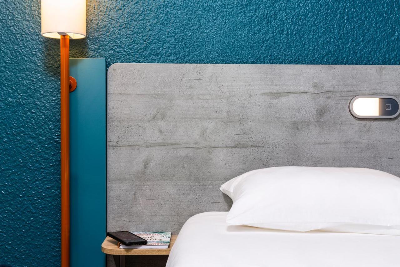 Ibis Budget Rueil Malmaison Exterior photo