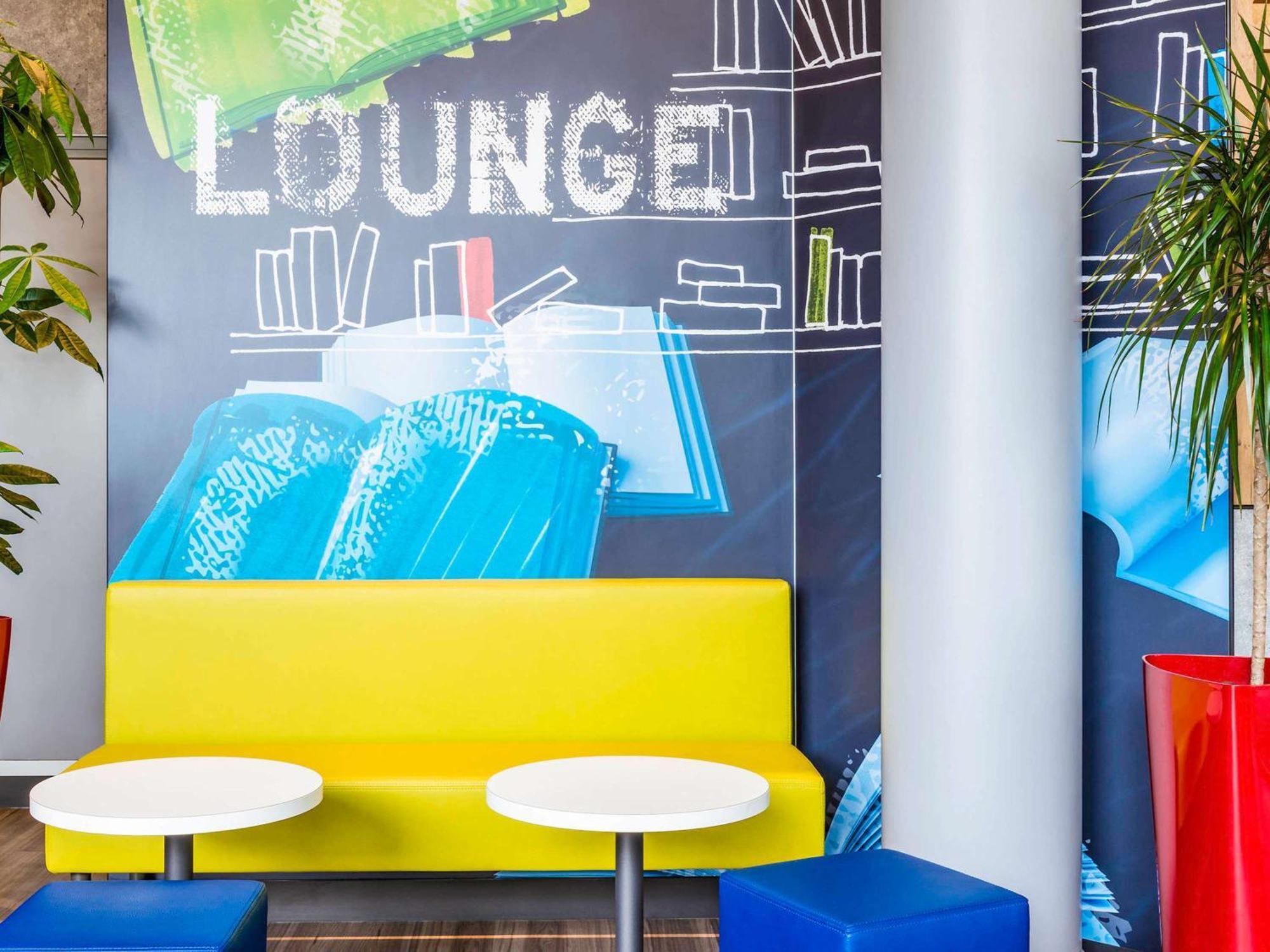 Ibis Budget Rueil Malmaison Exterior photo