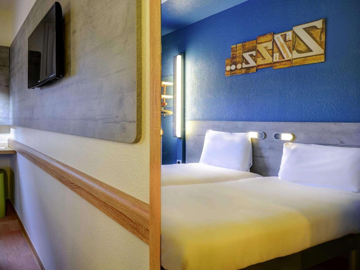 Ibis Budget Rueil Malmaison Exterior photo